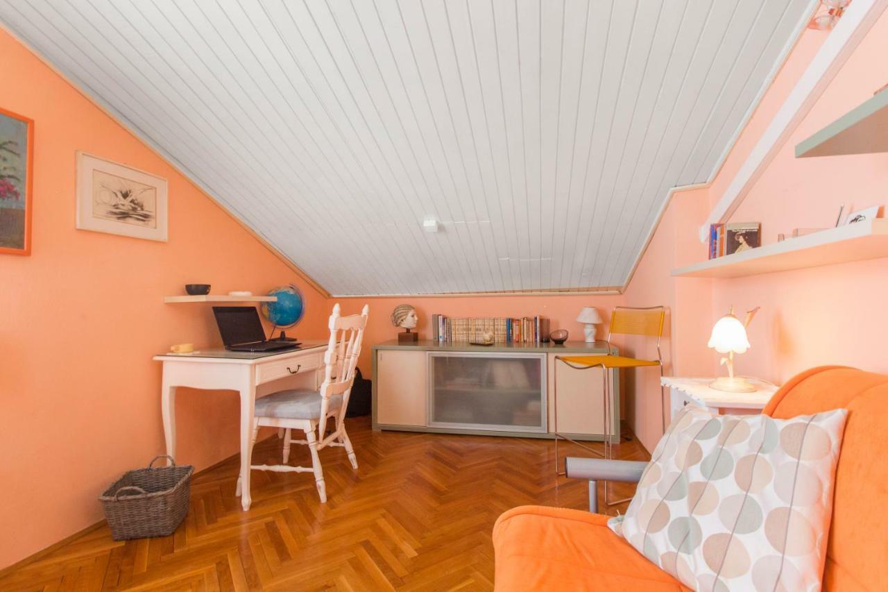 Moonshine Apartment With Magnificent View شيبينيك المظهر الخارجي الصورة