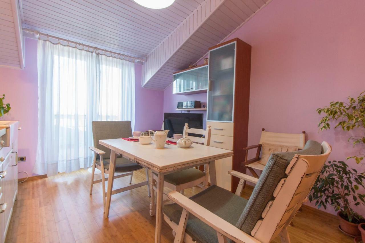 Moonshine Apartment With Magnificent View شيبينيك المظهر الخارجي الصورة